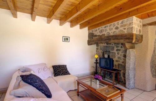 Les Salles House | Gîte charmant 4 pers. au cœur du Forez, Animaux admis - FR-1-496-66