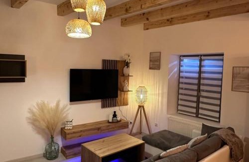 Chagey House | Gîte charmant pour 4-6 pers., terrasse et barbecue à Chagey - FR-1-583-506