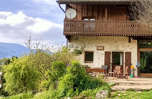 Saint-Andre-de-Boege Apartment | Gîte "chez loan" in a magnificent charming house in the Vallée Verte