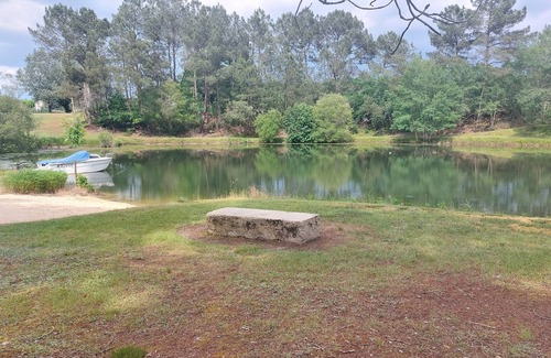 Saint-Pierre-du-Palais House | Gîte Classé Avec Étang de Pêche