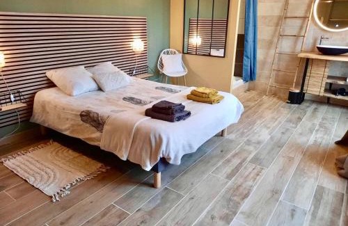 Brain-sur-Allonnes House | Gîte confortable près de Saumur : 2 chambres, jardin clos, terrasse, proche sites touristiques - FR-1-622-4