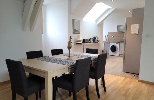 Hauterive House | Gîte confortable avec piscine et climatisation à Hauterives - FR-1-489-203