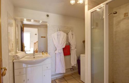 Les Salles House | Gîte confortable pour 10 avec jardin privatif et animaux acceptés - FR-1-496-60