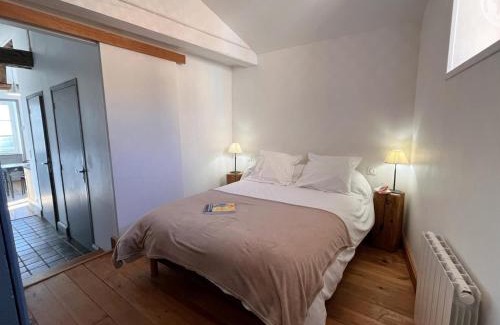 Saint-Andre-dʼApchon House | Gîte cosy avec jardin et Wi-Fi dans ancienne ferme viticole - FR-1-496-142