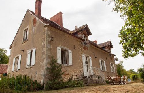 Arthon House | Gîte cosy en Berry avec jardin et parking, proche de Châteauroux, pour 10 personnes - FR-1-591-31