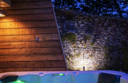 Morlaix Apartment | Gîte Cosy et Calme, Avec spa et Jardin, au Cœur de Morlaix