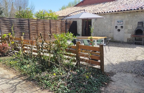 Bellon Cottage | Gîte "danielle" Classé 3 Pour 6 Personnes Avec Piscine