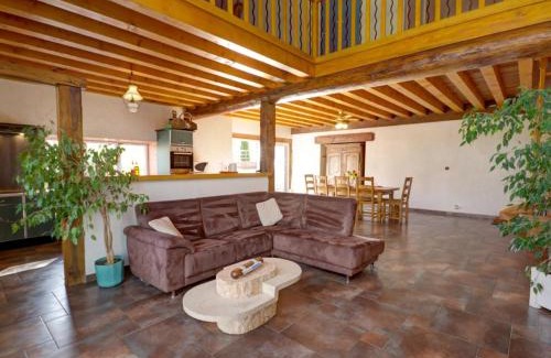 Saint-Priest-la-Prugne House | Gîte de charme avec piscine intérieure et animaux admis - FR-1-496-132