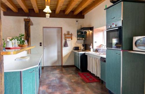 Saint-Priest-la-Prugne House | Gîte de charme avec piscine intérieure et animaux admis - FR-1-496-132