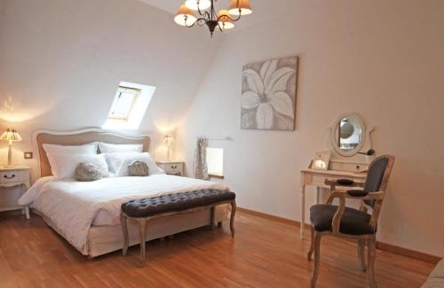 Coulonges-sur-Sarthe House | Gîte de charme en pleine nature, recharge véhicule, draps inclus - FR-1-497-118