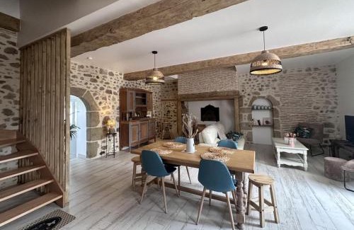 Rocles House | Gîte de charme à Rocles avec jeux extérieurs et confort moderne - FR-1-489-546