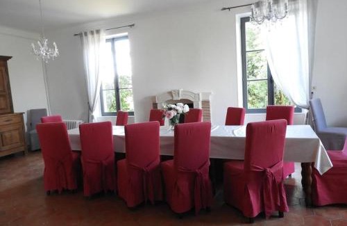 Ecommoy House | Gîte de charme au Mans, 4 chambres, grand jardin, terrasse, Wi-Fi, proche commerces - FR-1-410-318