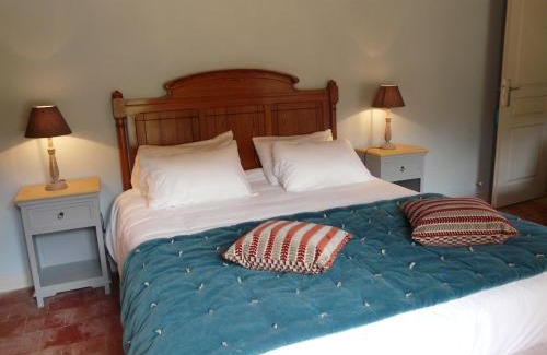 Rouvray-Saint-Florentin House | Gîte de charme avec jardin, douves, vélos, et accueil animaux - 4 chambres, proche de Chartres - FR-1-581-63