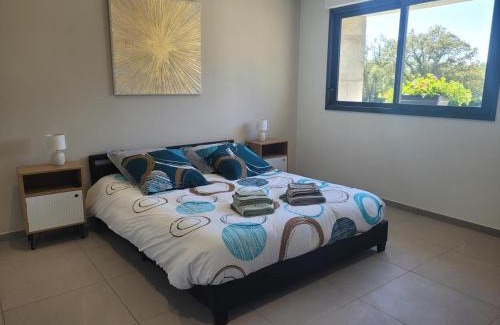 Couzon House | Gîte de Charme avec Spa et Confitures Maison à Couzon - FR-1-489-476