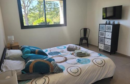 Couzon House | Gîte de Charme avec Spa et Confitures Maison à Couzon - FR-1-489-476