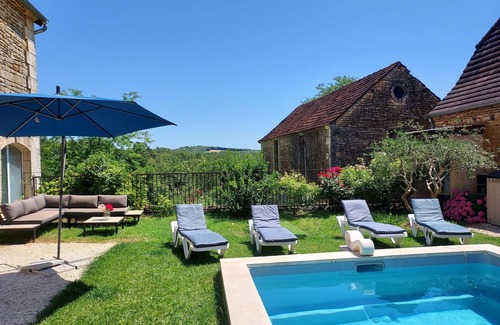 Archignac House | Gîte DE Charme Piscine Privee Chauffee Mons & Merveilles EN Dordogne A Archignac