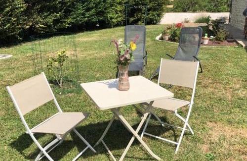 Bellenaves House | Gîte de charme pour 2 pers. à Bellenaves, animaux admis - FR-1-489-595