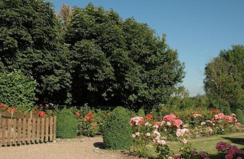 Villandry House | Gîte de charme XVIIe siècle avec jardin clos, balnéo, terrasse panoramique et WIFI près du Château de Villandry - FR-1-381-471