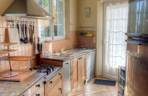 Villandry House | Gîte de charme XVIIe siècle avec jardin clos, balnéo, terrasse panoramique et WIFI près du Château de Villandry - FR-1-381-471