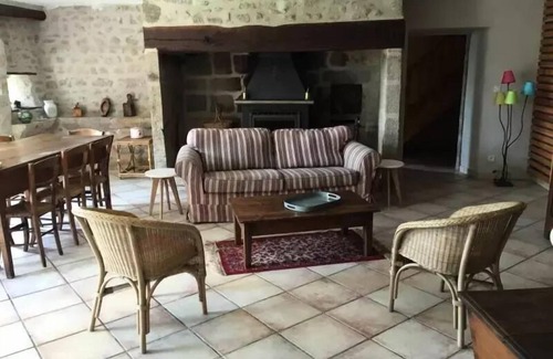 Saint-Exupery-les-Roches Villa | Gîte de France in Saint-Exupéry-les-Roches - Gîte de France 6 people