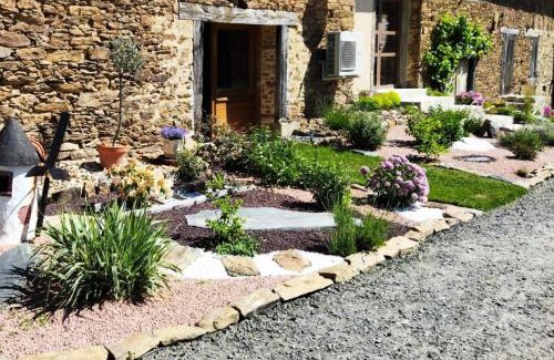 Condat-sur-Ganaveix Apartment | Gîte de France C'est tout vert 4 épis - Gîte de France 5 personnes MAE-9824