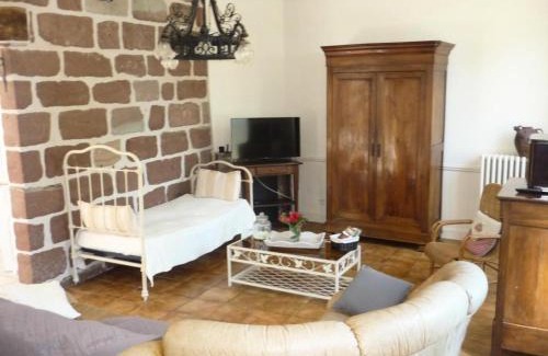 Vars-sur-Roseix Apartment | Gîte de France à Vars-sur-Roseix 3 épis - Gîte de France 5 personnes MAE-9624