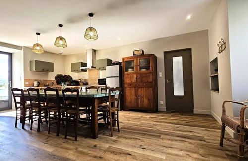 Salon-la-Tour Villa | Gîte de France 6 persons