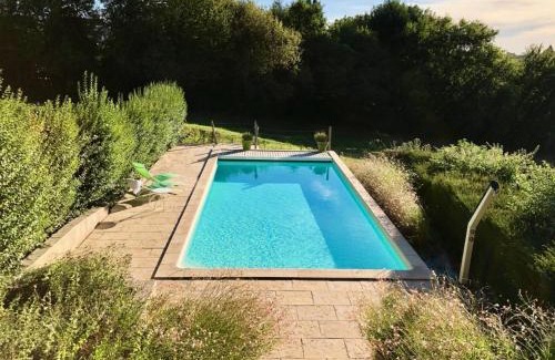 Uzerche Apartment | Gîte de France A perle de vue 4 épis - Gîte de France 14 personnes MAE-0294