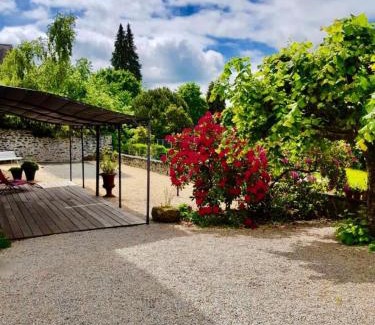 Uzerche Apartment | Gîte de France A perle de vue 4 épis - Gîte de France 14 personnes MAE-0294