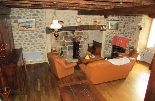 Rilhac-Xaintrie Villa | Gîte de France in Rilhac Xaintrie 2 ears - Gîte de France 4 people