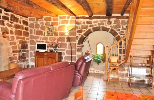 Louignac Apartment | Gîte de France La besse 2 épis - Gîte de France 6 personnes MAE-9144
