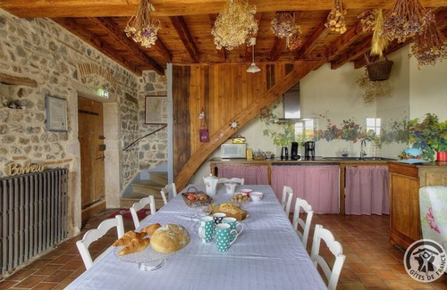 Quincie-en-Beaujolais House | Gîte de Groupe Lagneau