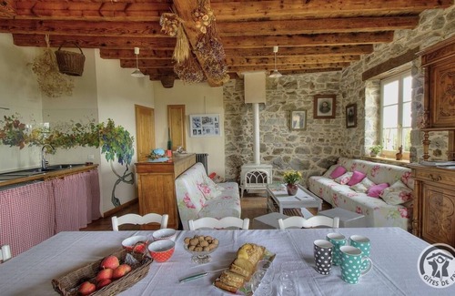 Quincie-en-Beaujolais House | Gîte de Groupe Lagneau