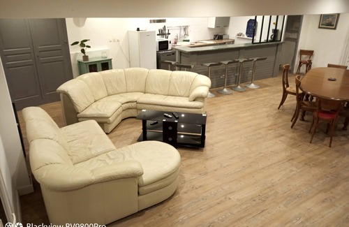 Pontenx-les-Forges Villa | Gîte de Grande Capacité Avec Piscine et Parking