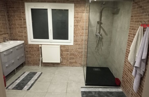 Pontenx-les-Forges Villa | Gîte de Grande Capacité Avec Piscine et Parking