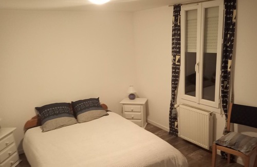 Pontenx-les-Forges Villa | Gîte de Grande Capacité Avec Piscine et Parking