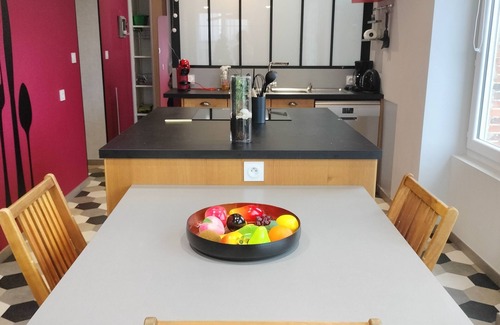 Faye-d'Anjou House | Gîte de Groupe - 14 Personnes Maison de Bourg, Rénovée