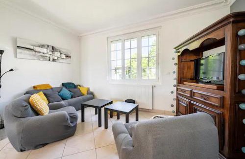 Neuille-Pont-Pierre House | Gîte de groupe du Coudray