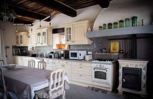 Valensole Cottage | Gîte de l'Olivier-La Roseraie du Val'ensoleillé