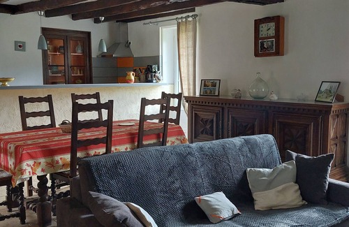 Campagne House | Gîte de la Fontaine, renovated in 2016, in Périgord with Jardin