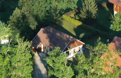 Metabief House | Gîte de la Marandine in Métabief with garden