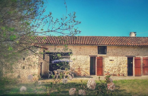 Brantome-en-Perigord House | Gîte de la Roque Swimming pool Animals Activities Brantome in Périgord on foot