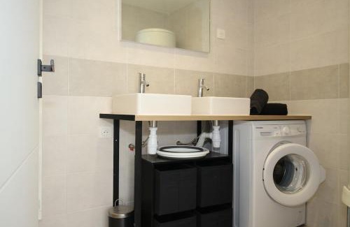 La Balme-les-Grottes House | Gîte de la Serve La Balme-les-Grottes