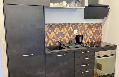 Bergues House | Gîte de la Tour Carré - typical house near town center. Pets welcome.