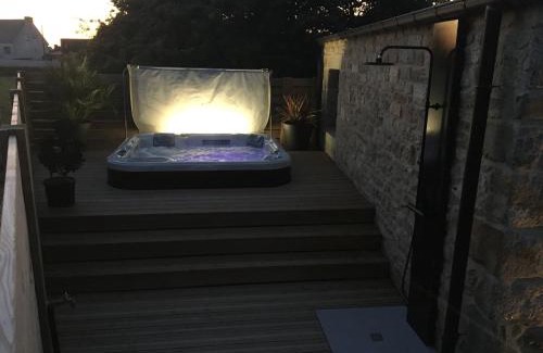 Santec House | Gîte de Ty Nevez, Bretagne (Santec) spa, 300 m de la plage.