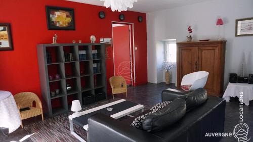 Besse-en-Chandesse Apartment | Gîte des Remparts