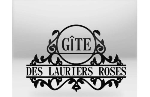 Bias Apartment | Gîte des Lauriers Roses - Piscine collective, Spas et jardins privés - 7 kms de la plage de Lespecier