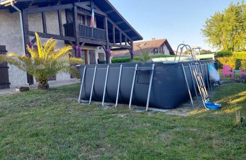 Bias Apartment | Gîte des Lauriers Roses - Piscine collective, Spas et jardins privés - 7 kms de la plage de Lespecier