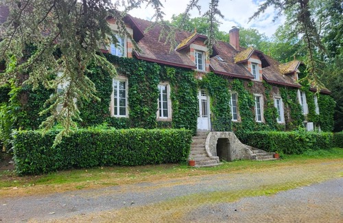 Cluis House | Gîte du Château - 18 people - Centre de la France - au coeur du Berry