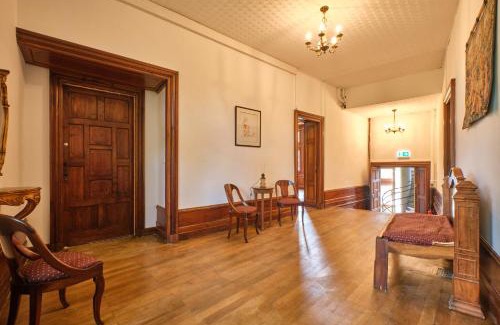 Saint-Geoire-en-Valdaine Apartment | Gîte du Château St Geoire Véronique